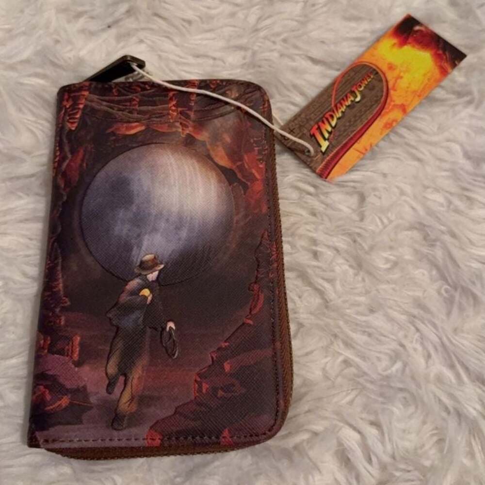 Loungefly Indiana Jones Raiders of the Lost Ark Boulder Scene Zip-Around Wallet